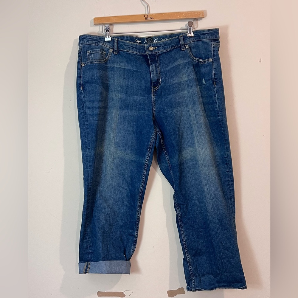 Apt. 9 Dark Blue Capri Jeans